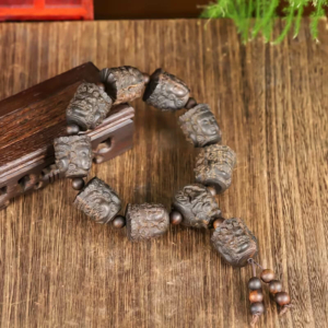 Браслет із агарового дерева «Лики Дхьяні»