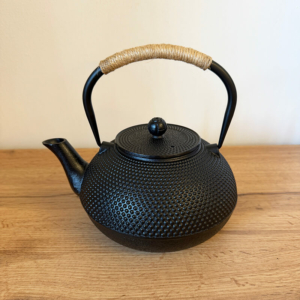 Чугунный заварочный чайник Black Cast iron 1800 ml